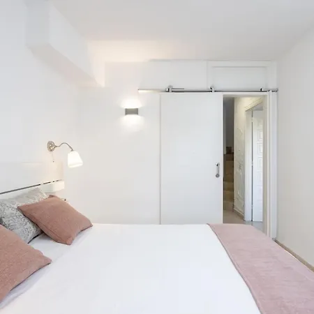 Home2book Charming Duplex Apartment *