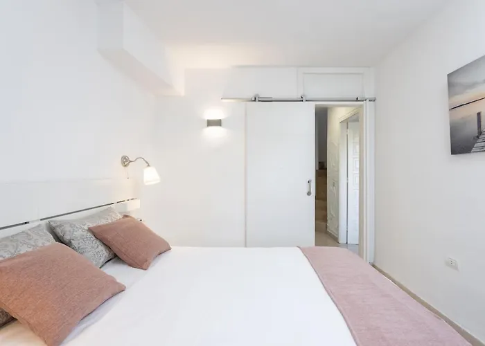 Home2book Charming Duplex Apartamento *